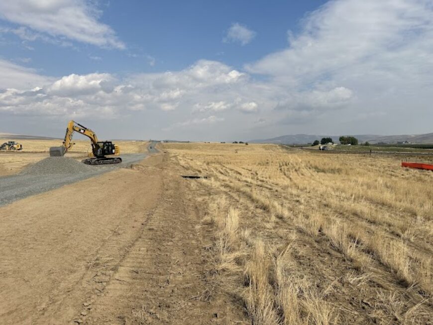 Moxee access road construction