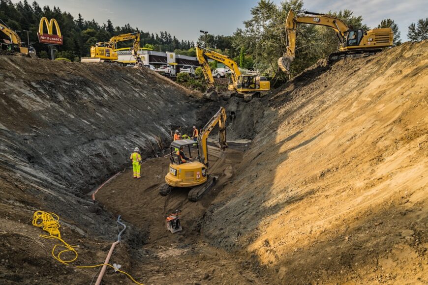 B2R multiple excavators working to excavate for box culvert